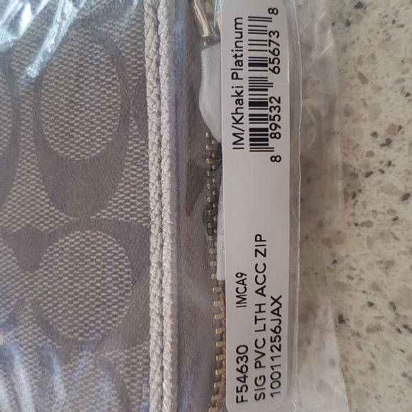 NWT Coach Accordion Zip Wallet In Signature Canvas - Picture 5 of 11